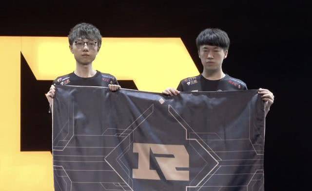 不仅象征着 不仅象征着