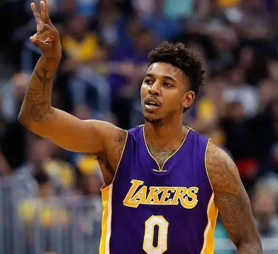 个人拉胯 个人拉胯