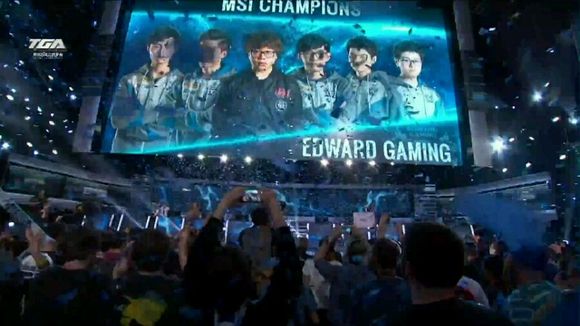 觉得只需在 觉得只需在